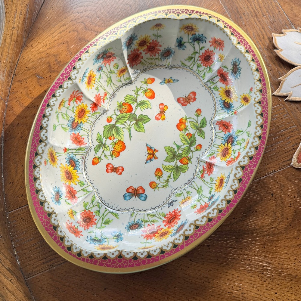 VNTG Daher Decorative Tin Serving Bowl Floral Strawberry Design Made in‎ England